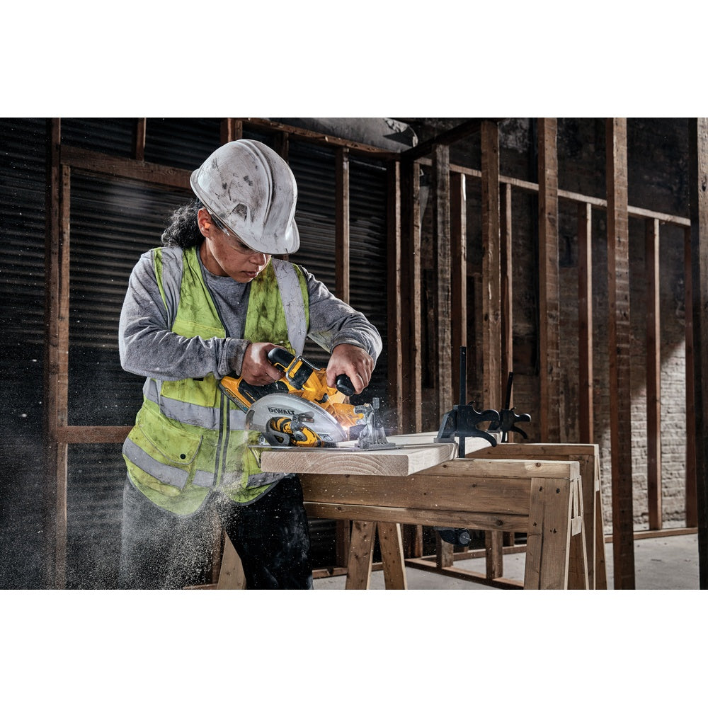 DEWALT Akku-Handkreissäge 18V/5Ah DCS573H2T-QW