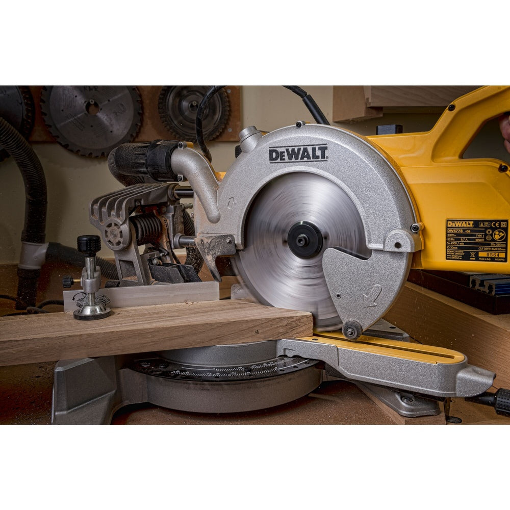 DEWALT Paneelsäge 250 mm 1850 Watt DWS778-QS