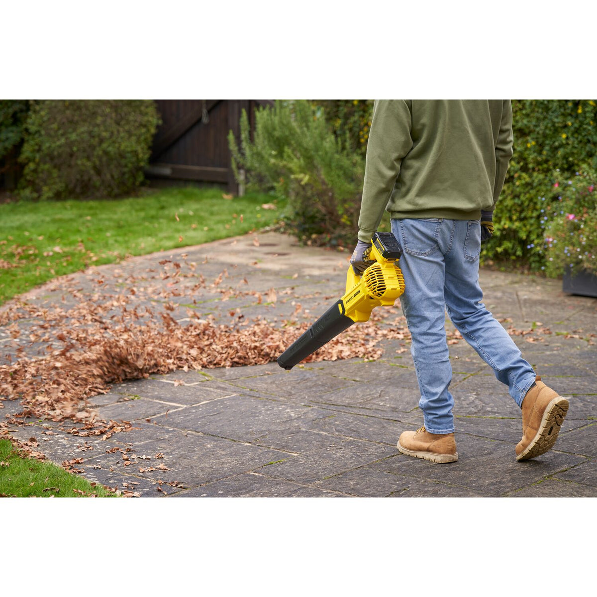 Stanley Akku-Geblaese, 18V V20, 1x4,0Ah SFMCBL714M1-QW
