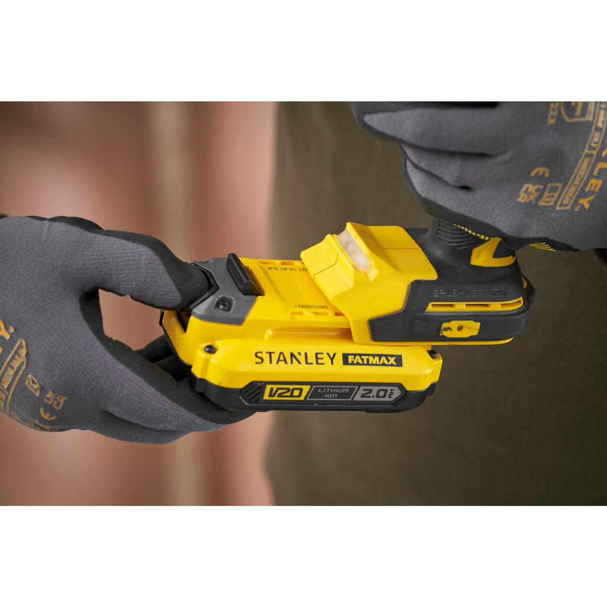 Stanley Akku-Bohschrauber, 18V,BL, 2x2,0Ah SFMCD725D2K-QW