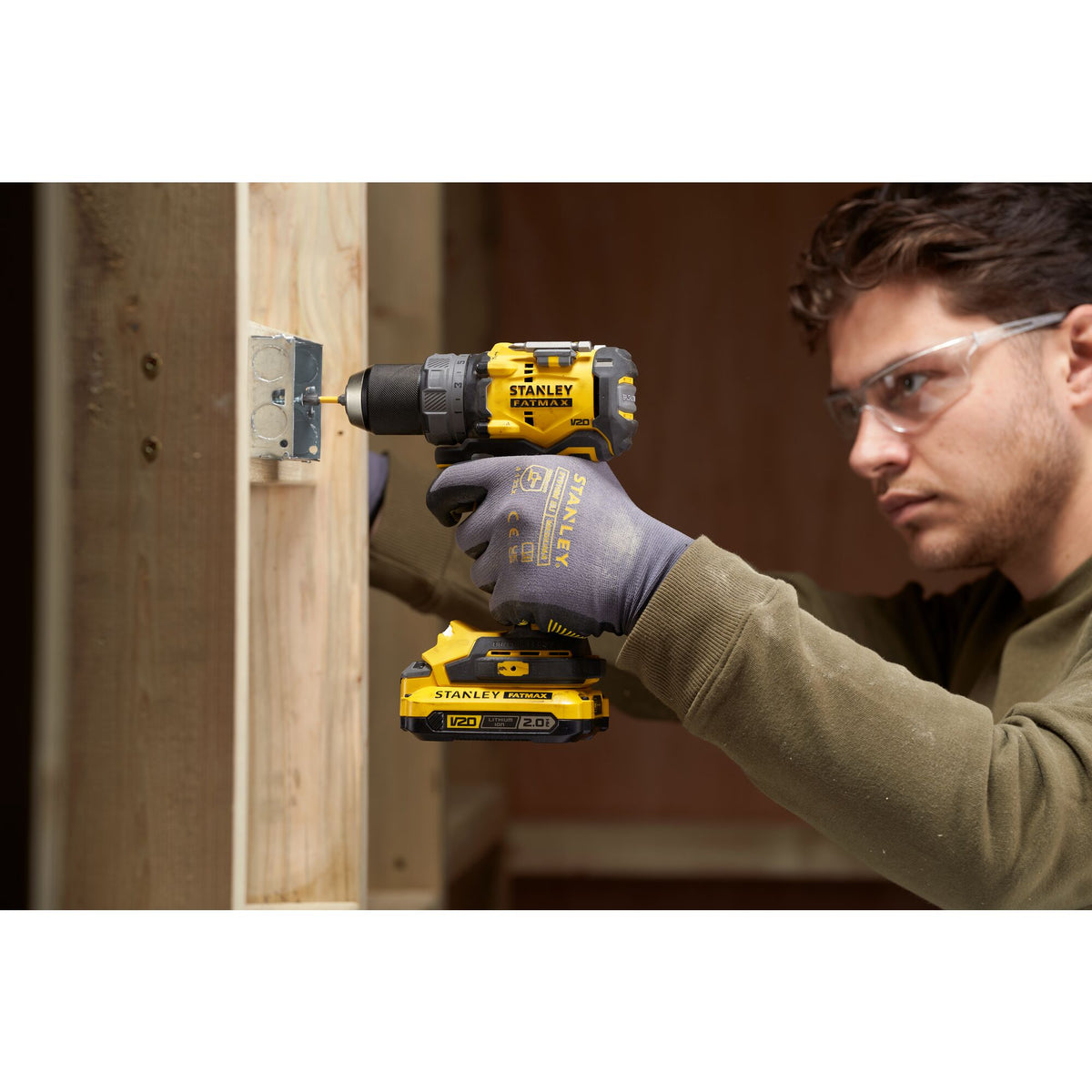 Stanley Akku-Bohschrauber, 18V,BL, 2x2,0Ah SFMCD725D2K-QW