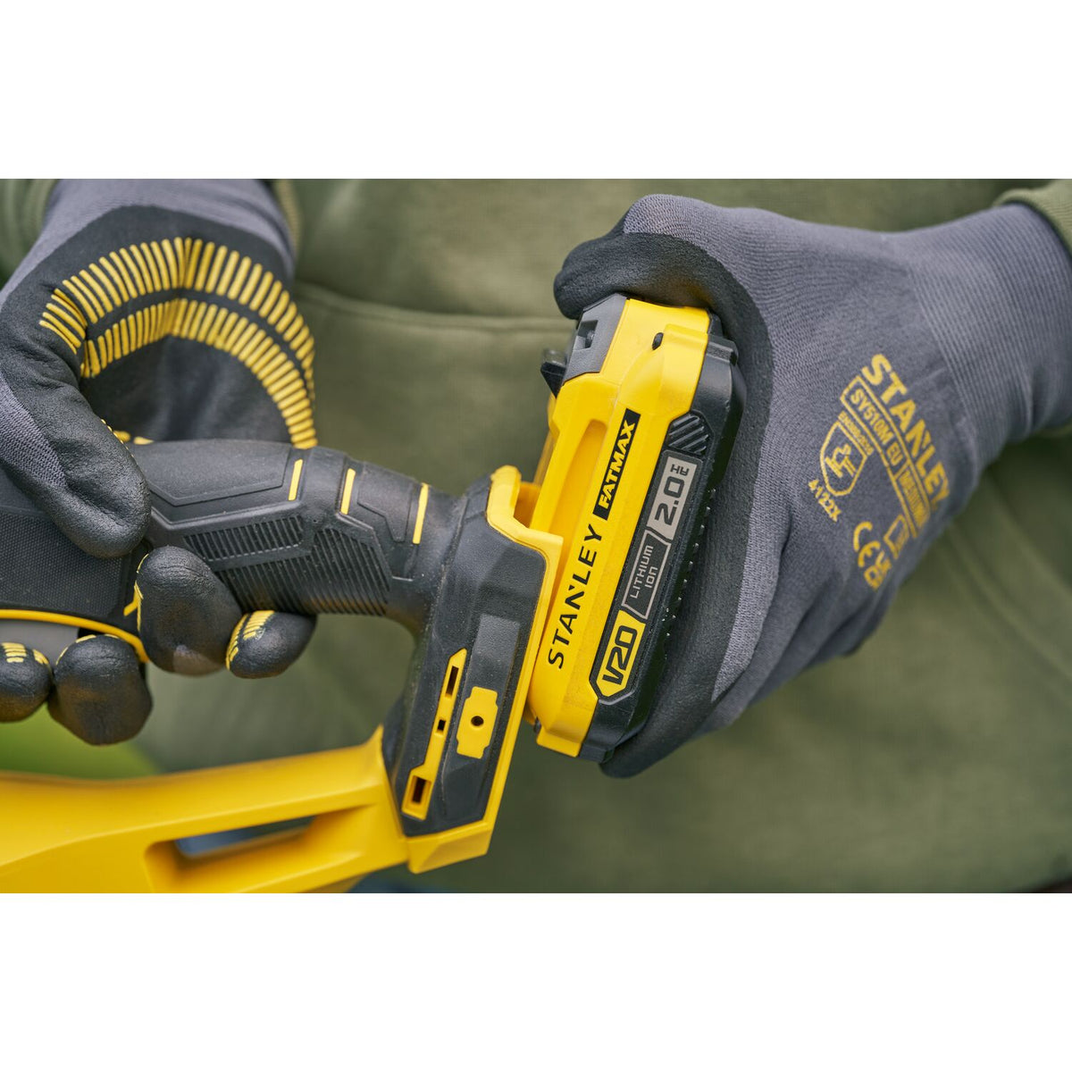 Stanley Akku-Heckenschere, 18V V20, 1x2,0Ah SFMCHT650D1-QW