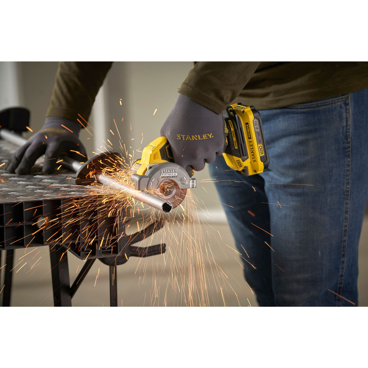 Stanley Akku-Multischneider 18V V20, 2x2Ah SFMCM300D2-QW