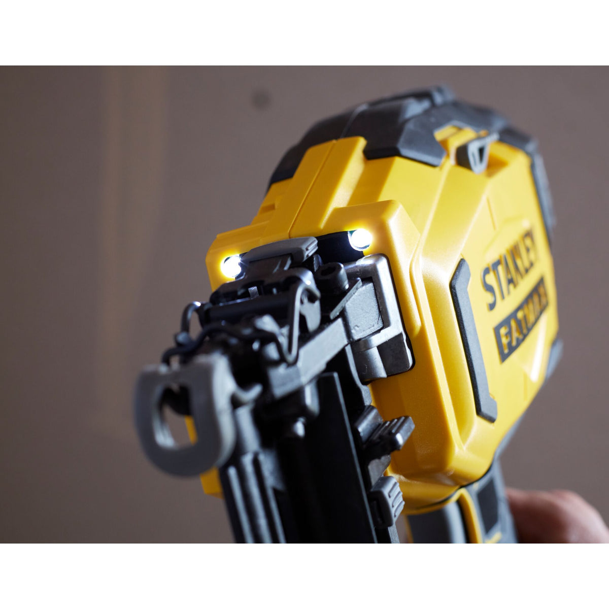 Stanley Akku-Nagler 18V V20, 16Ga, ohne Akku SFMCN616B-XJ