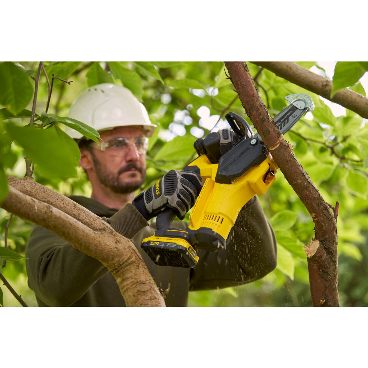 Stanley Akku-Astsaege 15cm, 18V, 1x2,0Ah SFMCPS415D1-QW