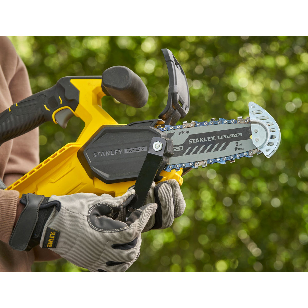 Stanley Akku-Astsaege 15cm, 18V, 1x2,0Ah SFMCPS415D1-QW