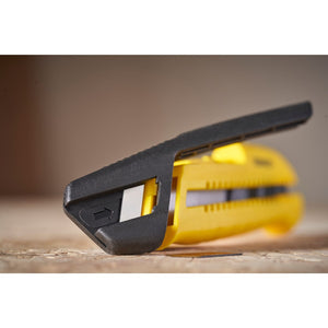 STANLEY Cutter 18mm mit Schieber STHT10489-1