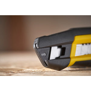 STANLEY Cutter 18mm mit Feststellrad STHT10500-0