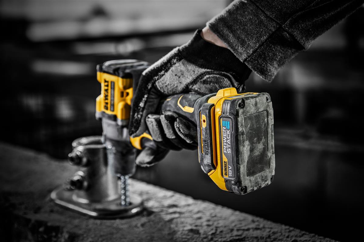 DEWALT Akku-Schlagbohrschrauber 18V / 1,7Ah DCD805E2T-QW