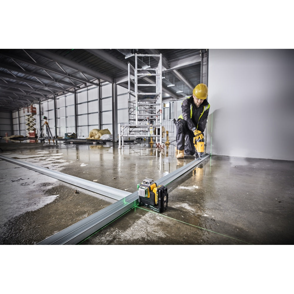 DEWALT Multilinienlaser, Grün, 3x360°, 10,8V DCE089D1G-QW