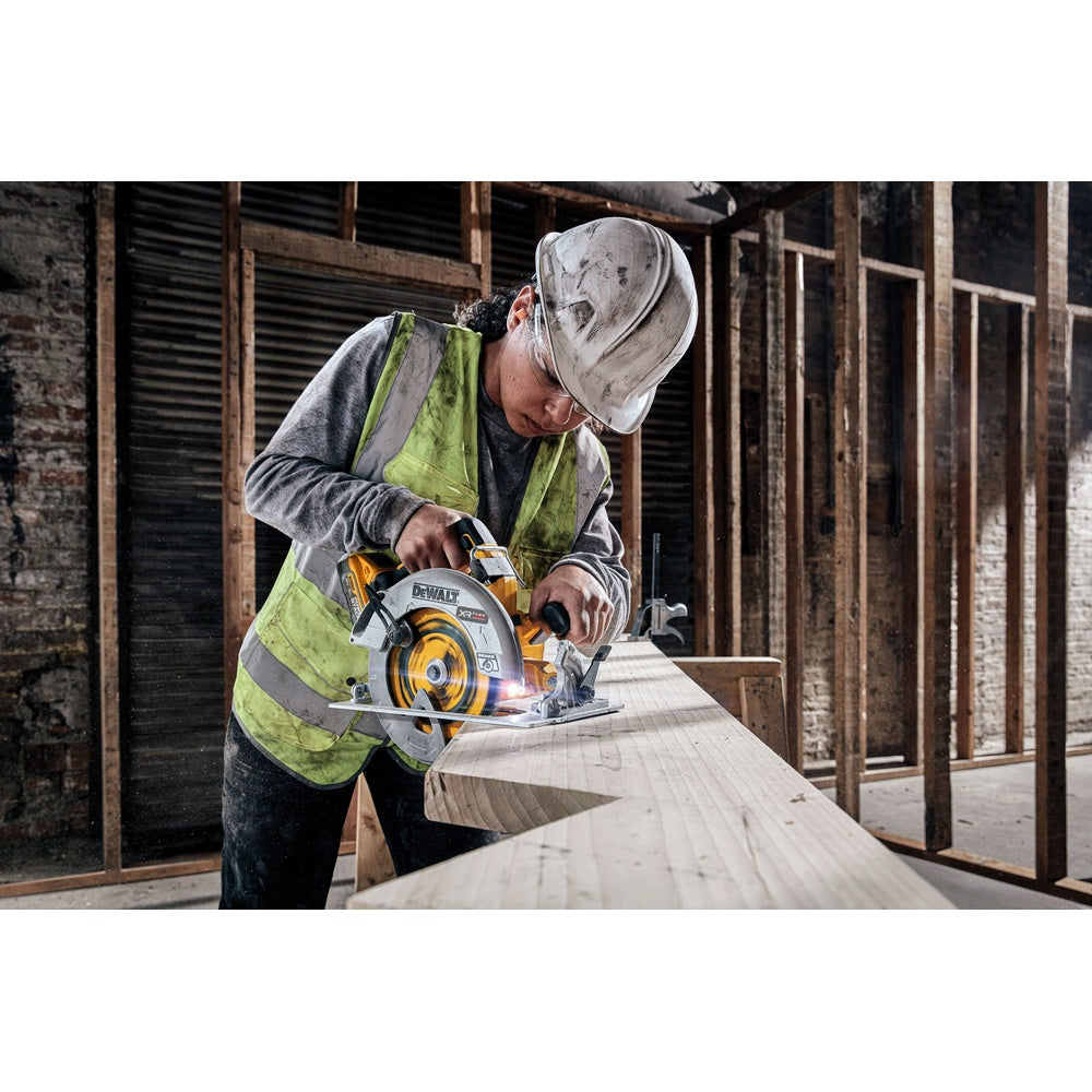 DEWALT Akku-Handkreissäge 18V/5Ah DCS573H2T-QW