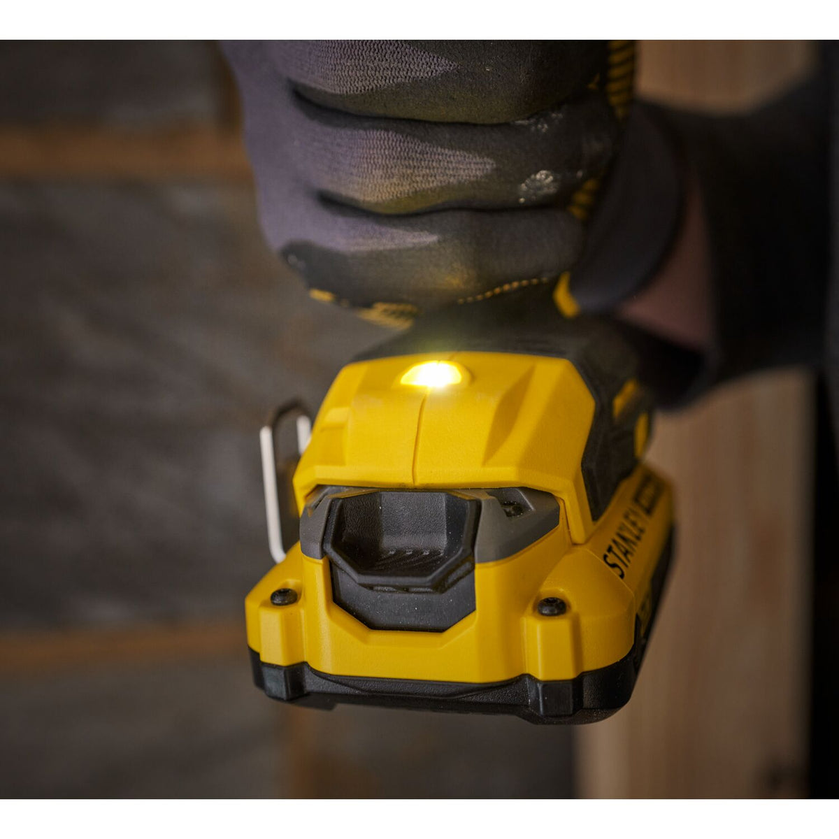 Stanley Akku-Bohrschrauber 18V V20, BL, o. Akk SFMCD714B-XJ