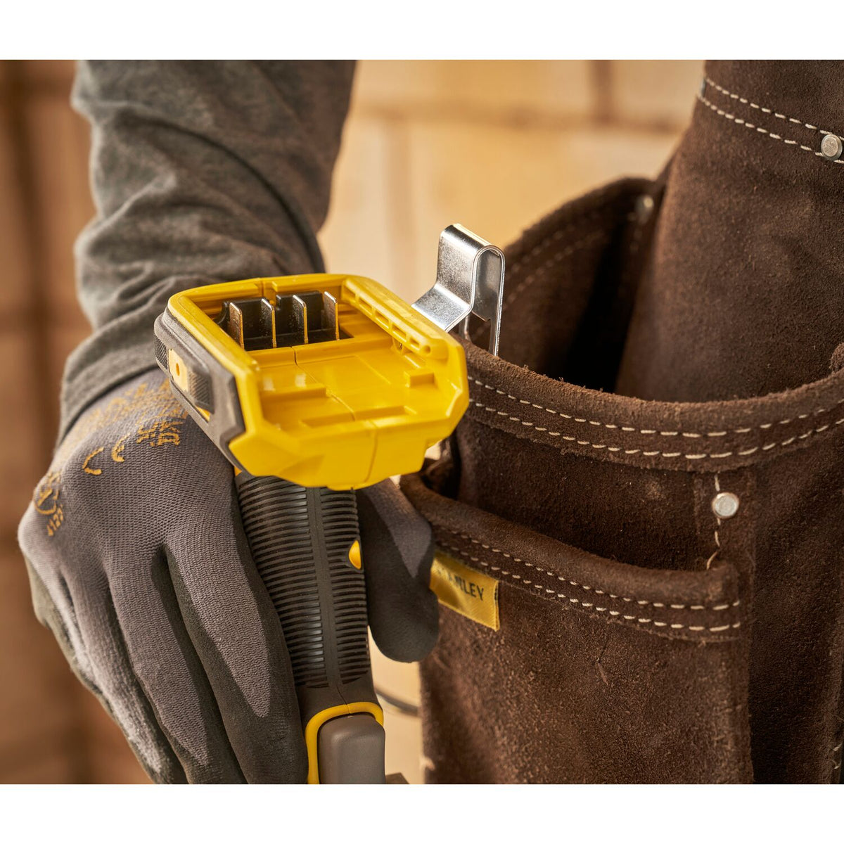 Stanley Akku-Bohrschrauber 18V V20, BL, o. Akk SFMCD714B-XJ