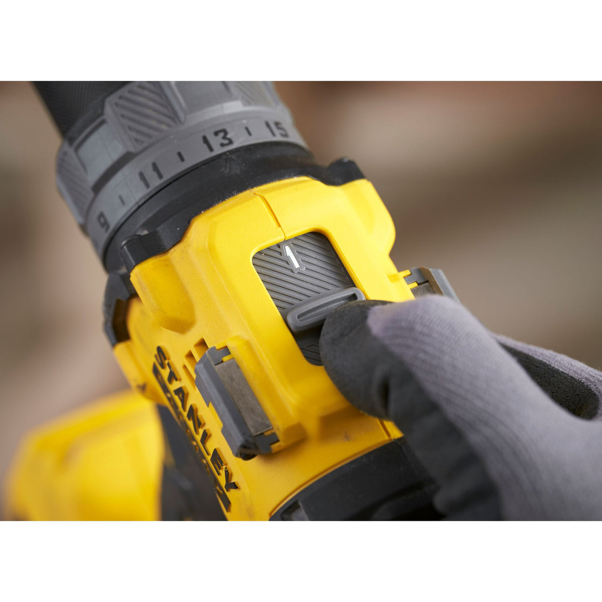 Stanley Akku-Bohschrauber, 18V,BL, 2x2,0Ah SFMCD725D2K-QW