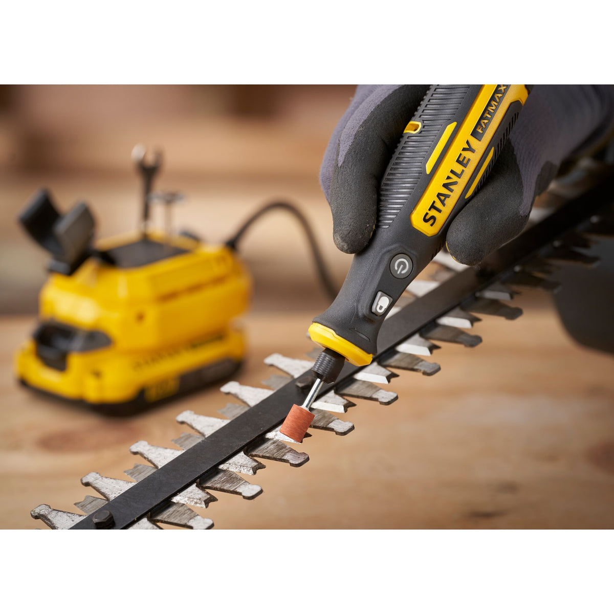 Stanley Akku-Rotationswerkzeug 18V V20, o.Akku SFMCE030B-XJ