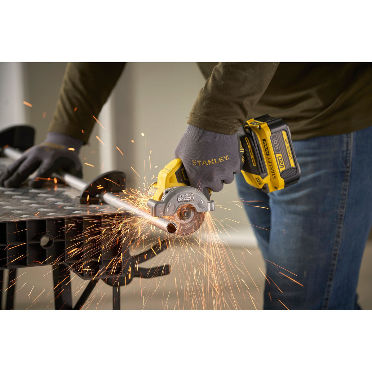 Stanley Akku-Multischneider 18V V20, 2x2Ah SFMCM300D2-QW