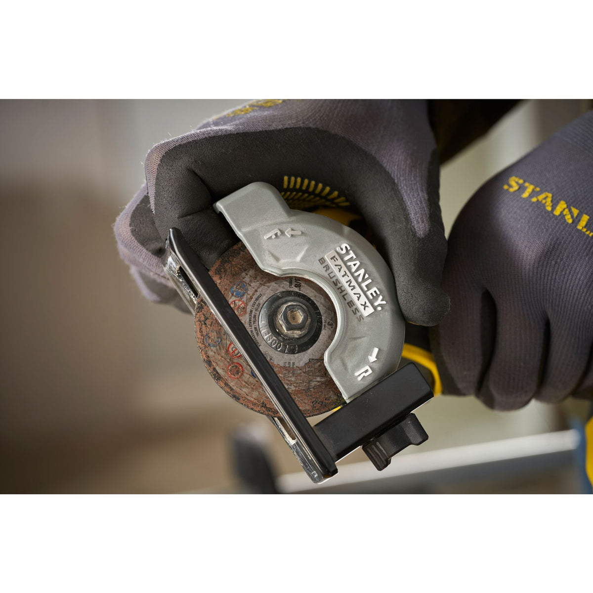 Stanley Akku-Multischneider 18V V20, 2x2Ah SFMCM300D2-QW