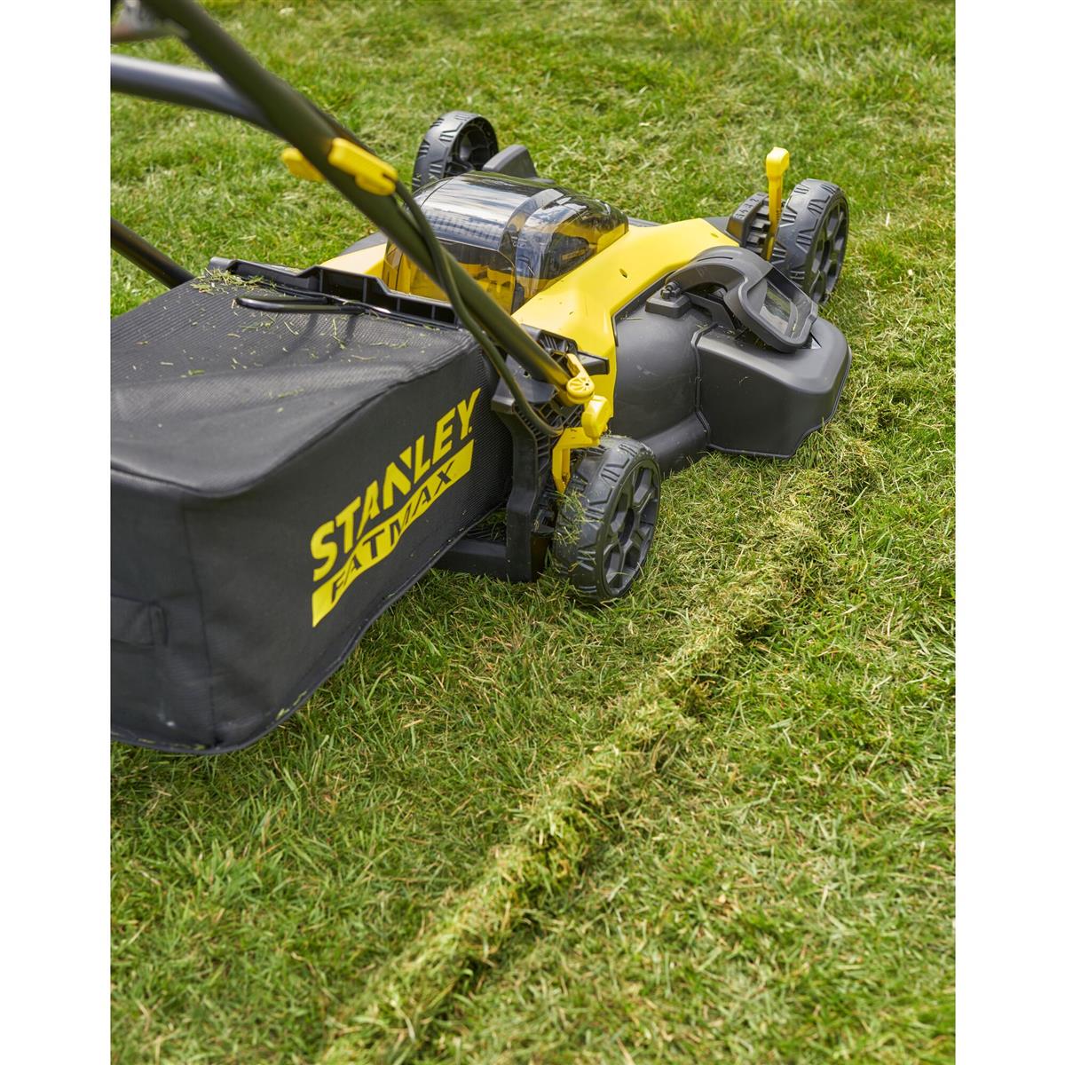 Stanley Akku-Rasenmaeher, 18V, 2x4,0Ah, BL SFMCMW2651M-QW