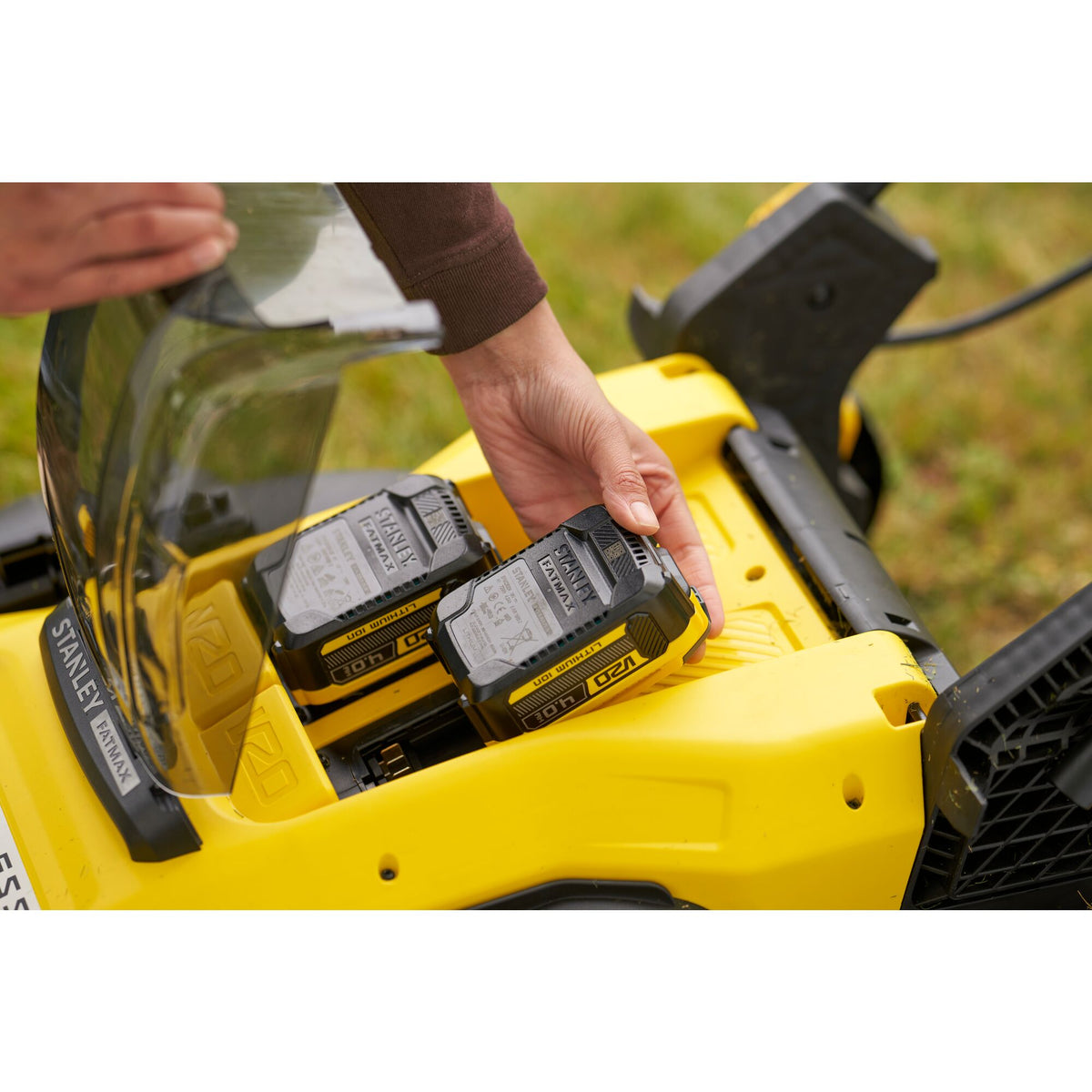 Stanley Akku-Rasenmaeher, 18V, 2x4,0Ah, BL SFMCMW2651M-QW