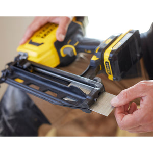 Stanley Akku-Nagler 18V V20, 16Ga, ohne Akku SFMCN616B-XJ