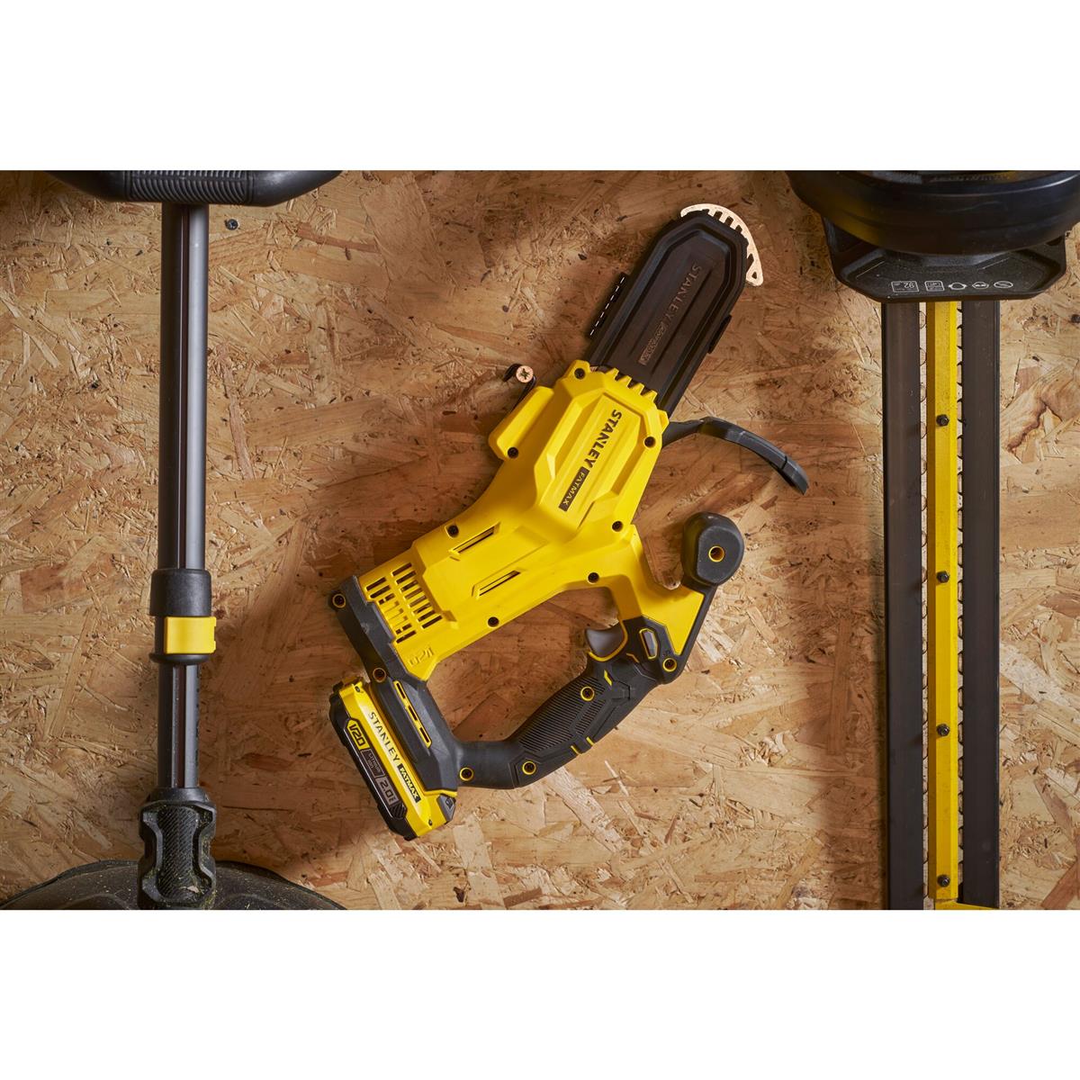 Stanley Akku-Astsaege 15cm, 18V, 1x2,0Ah SFMCPS415D1-QW