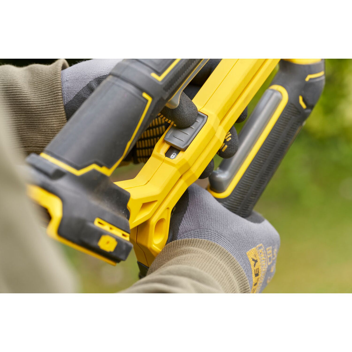 Stanley Akku-Astschere, 18V V20, 1x 4,0Ah SFMCPS515M1-QW