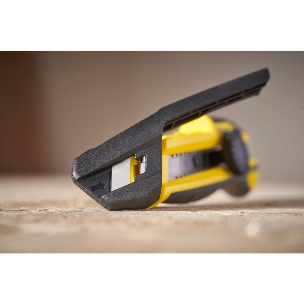 STANLEY Cutter 18mm mit Feststellrad STHT10500-0