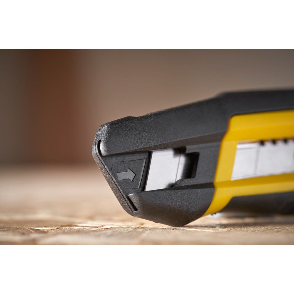 STANLEY Cutter 18mm mit Schieber STHT10501-0